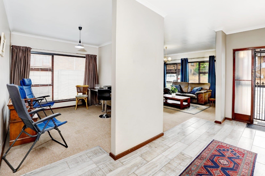 6 Bedroom Property for Sale in De Tijger Western Cape